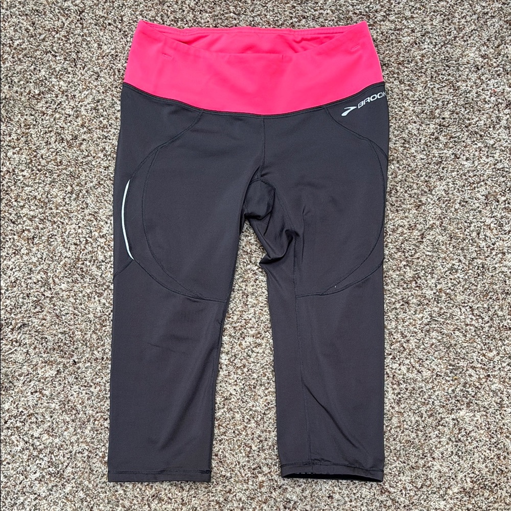 Brooks charcoal gray athletic Leggings with Pink Waistband